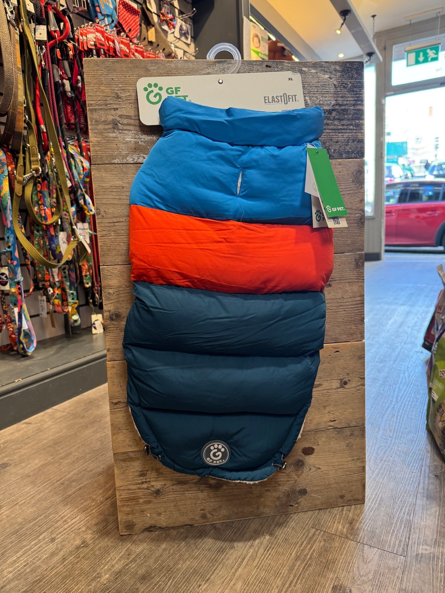 GF Pet, Elasto-Fit, Colour block Puffer