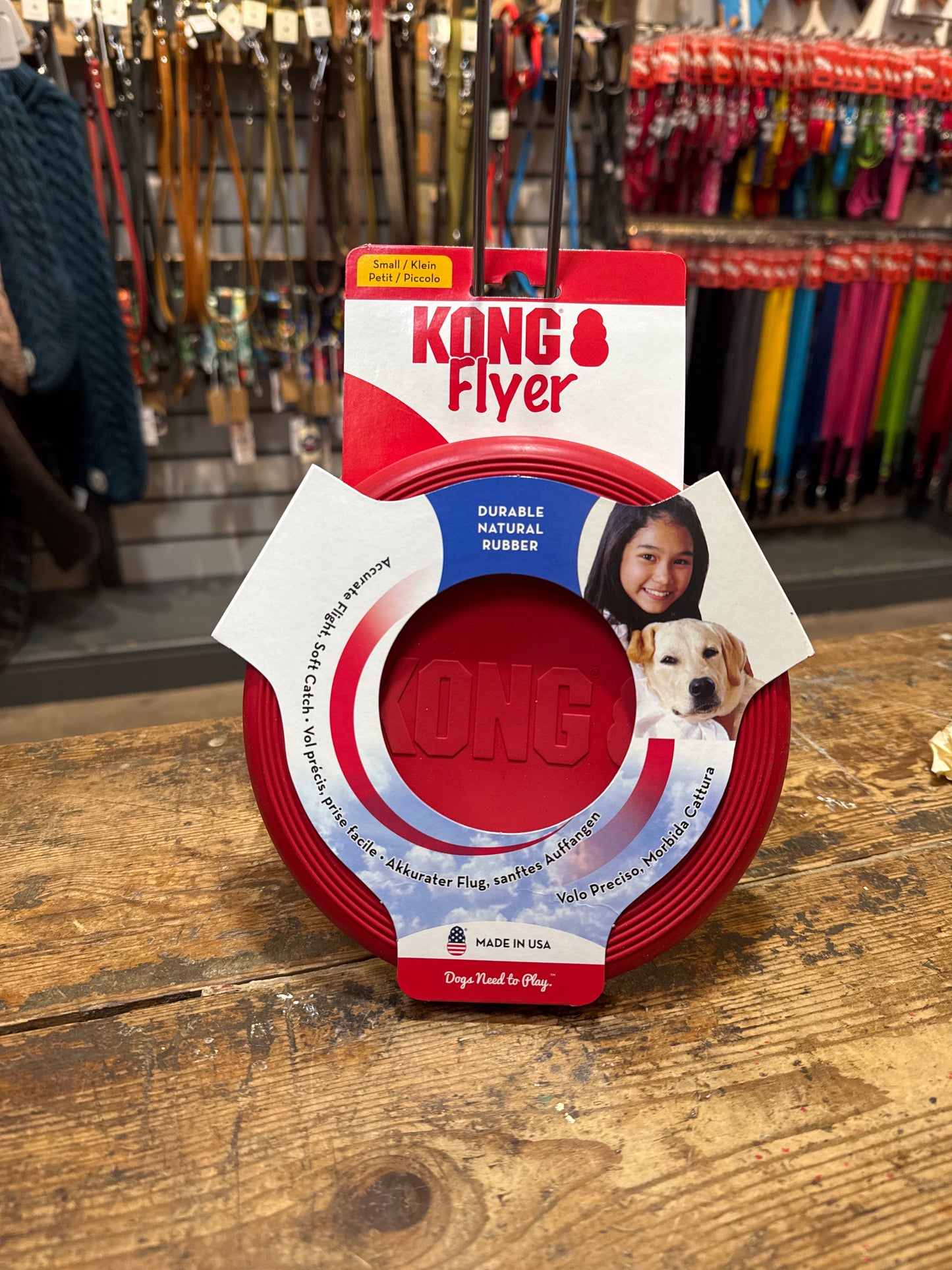 Kong, Flyer