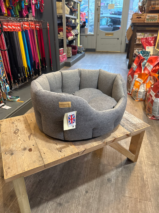 Earthbound, Traditional Tweed Bed, Steel Grey