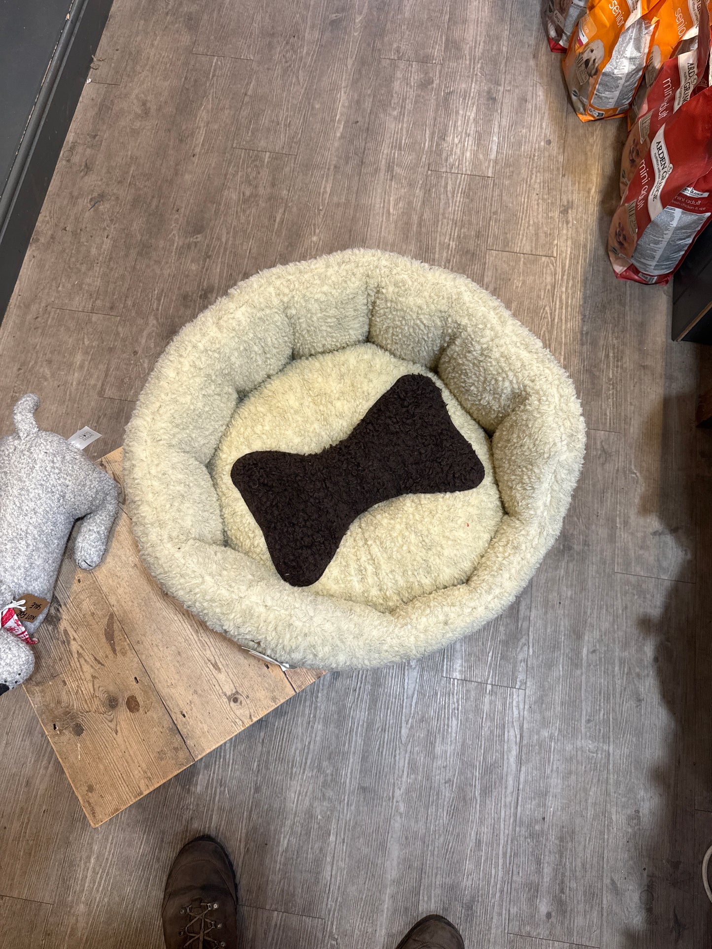 Earthbound, Sherpa Bone Bed, Beige, Small
